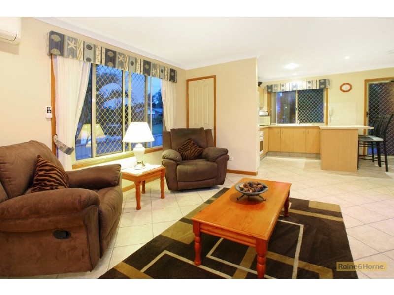 7 Penrith Court, Helensvale QLD 4212