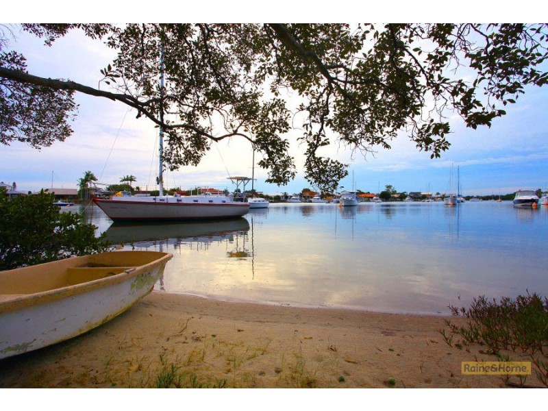 1/12 Rouen Avenue, Paradise Point QLD 4216