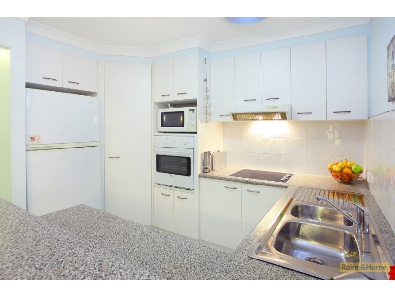 1/12 Rouen Avenue, Paradise Point QLD 4216