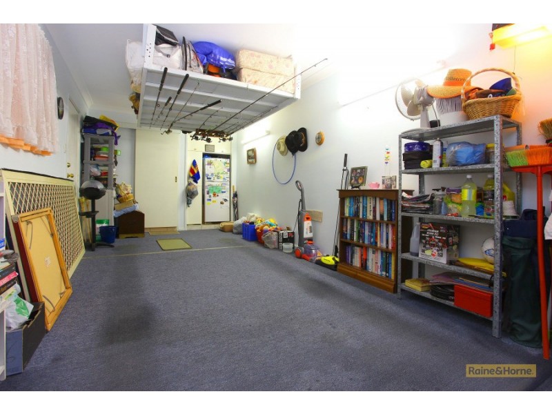 1/12 Rouen Avenue, Paradise Point QLD 4216