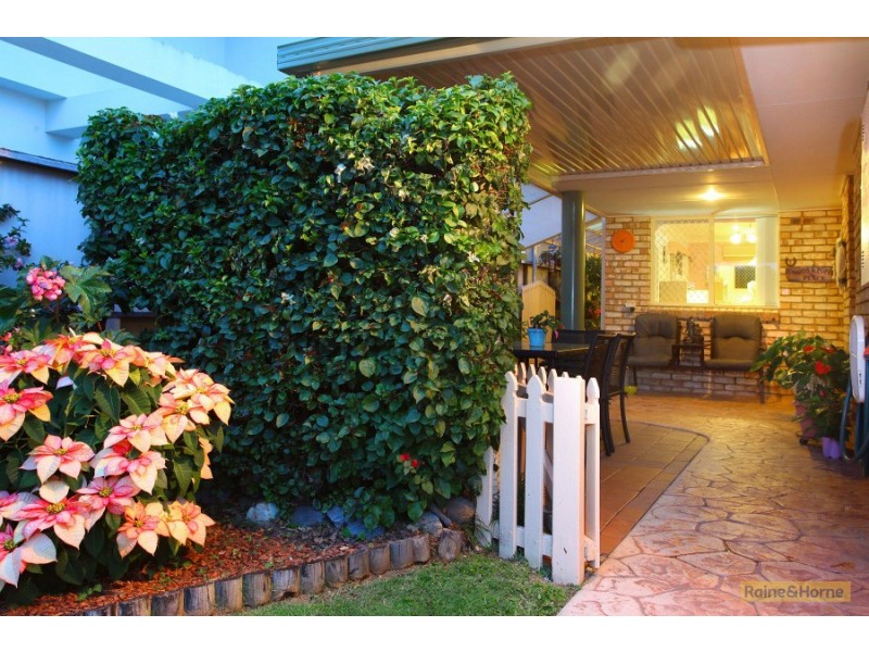1/12 Rouen Avenue, Paradise Point QLD 4216