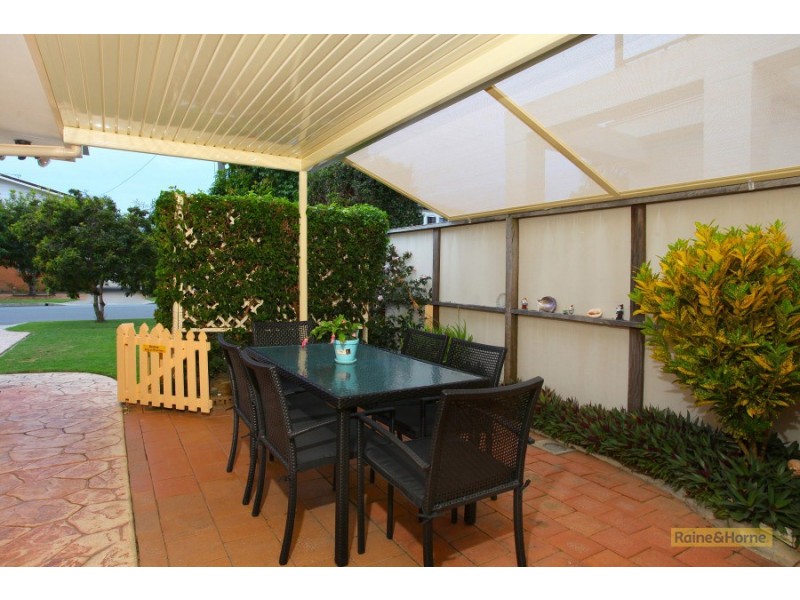 1/12 Rouen Avenue, Paradise Point QLD 4216