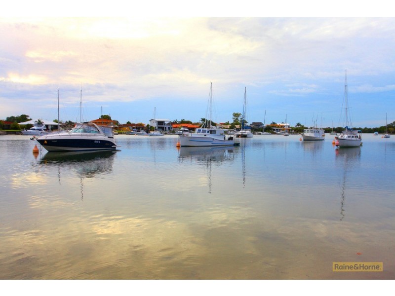 1/12 Rouen Avenue, Paradise Point QLD 4216