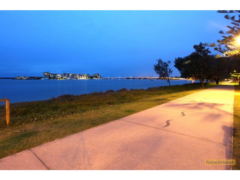 1/12 Rouen Avenue, Paradise Point QLD 4216