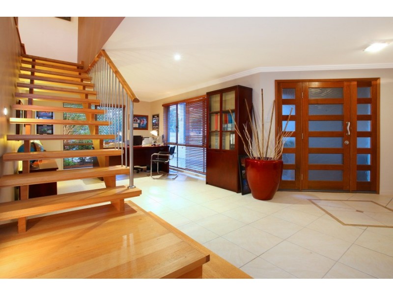 3 Katoomba Court, Helensvale QLD 4212