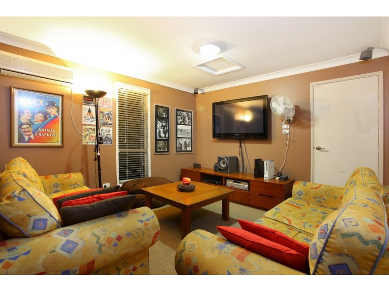 3 Katoomba Court, Helensvale QLD 4212