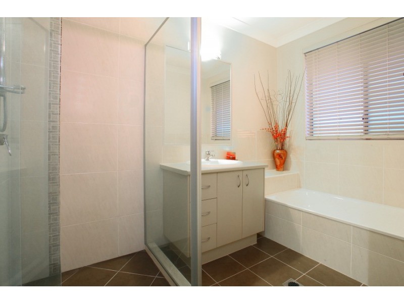 3 Katoomba Court, Helensvale QLD 4212