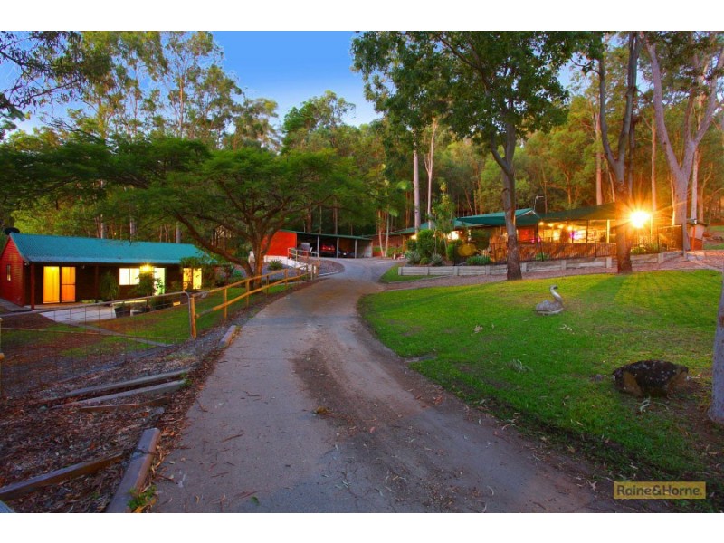 4 Woodside Place, Helensvale QLD 4212