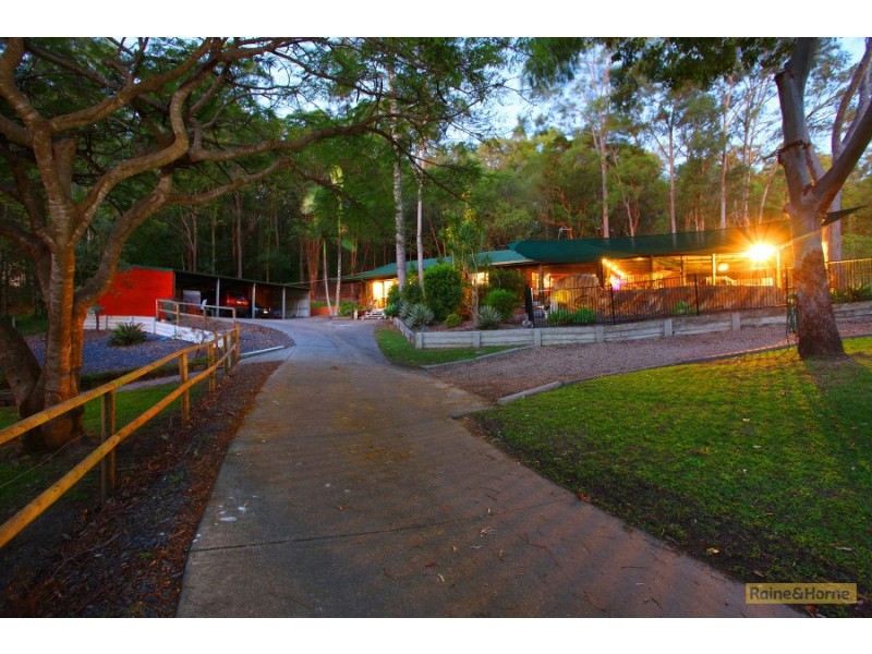 4 Woodside Place, Helensvale QLD 4212