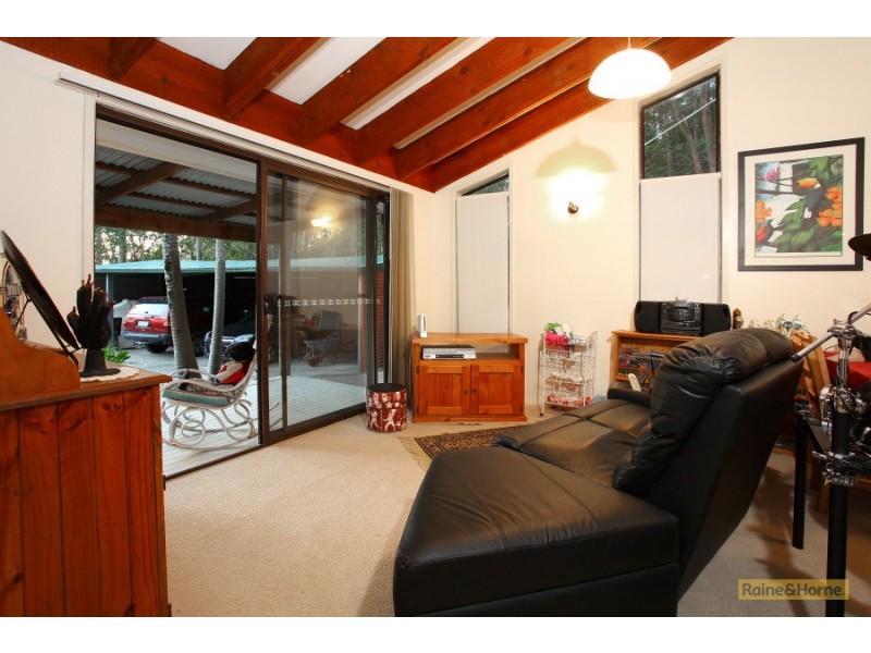 4 Woodside Place, Helensvale QLD 4212