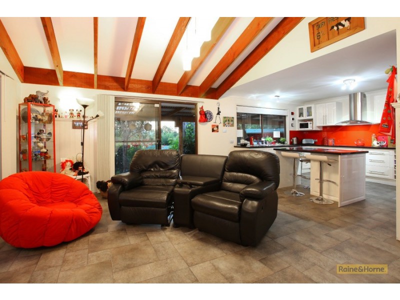 4 Woodside Place, Helensvale QLD 4212