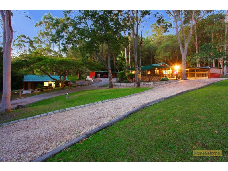 4 Woodside Place, Helensvale QLD 4212