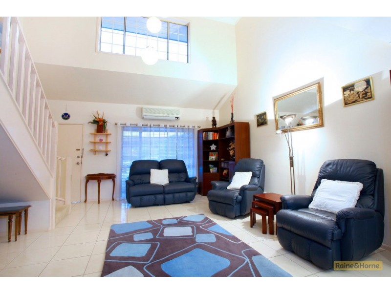 8/2 Doyalson Place, Helensvale QLD 4212