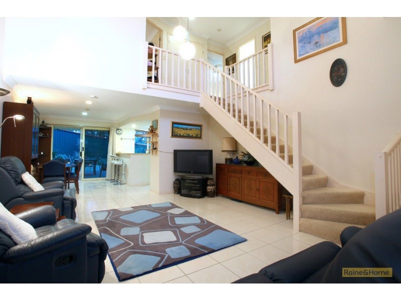 8/2 Doyalson Place, Helensvale QLD 4212