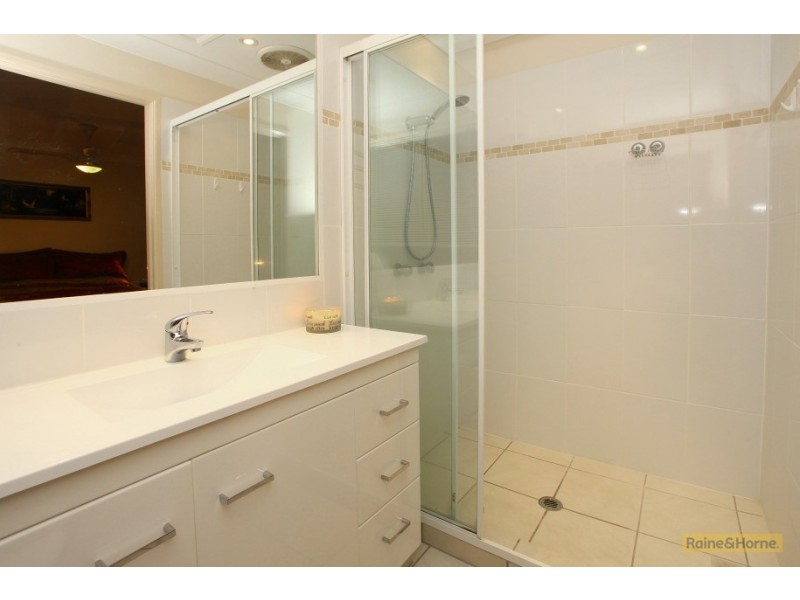 8/2 Doyalson Place, Helensvale QLD 4212