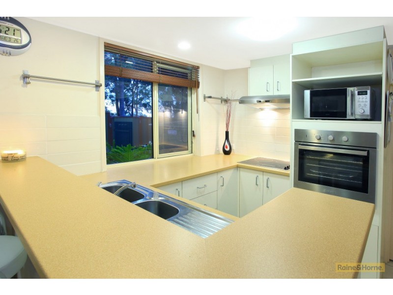 8/2 Doyalson Place, Helensvale QLD 4212