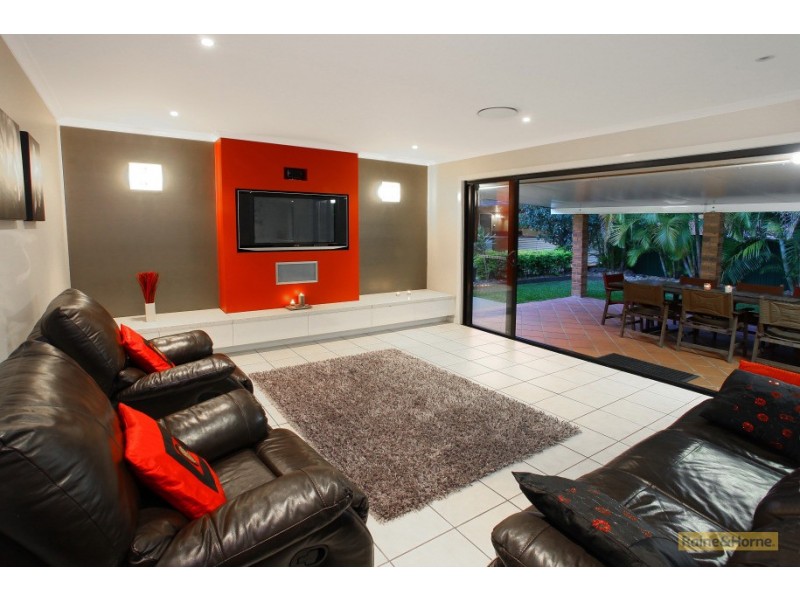 9 Horsham Place, Helensvale QLD 4212