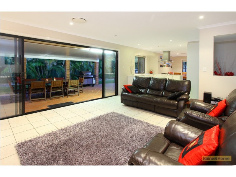 9 Horsham Place, Helensvale QLD 4212