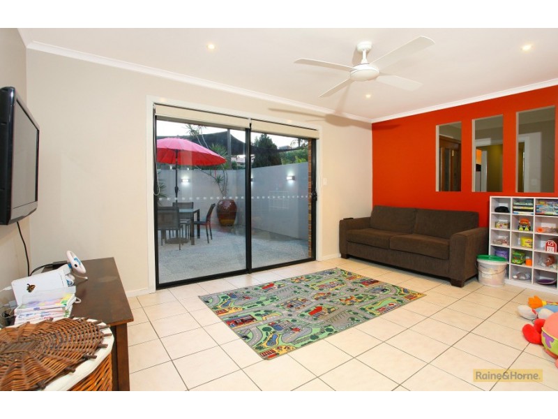 9 Horsham Place, Helensvale QLD 4212