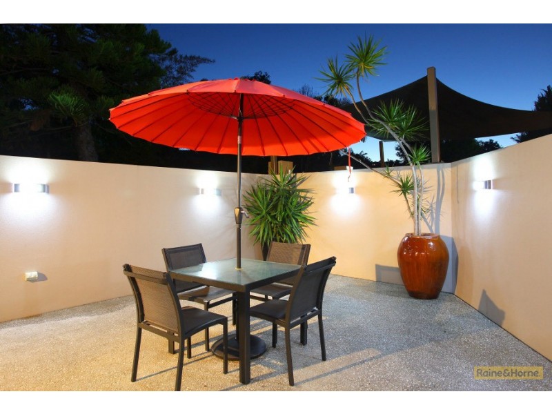 9 Horsham Place, Helensvale QLD 4212