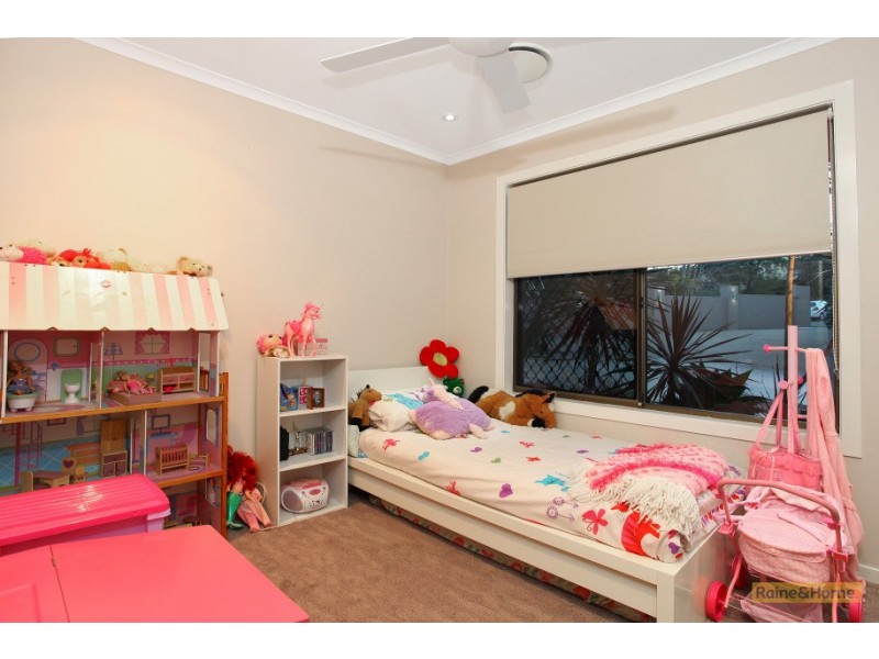 9 Horsham Place, Helensvale QLD 4212