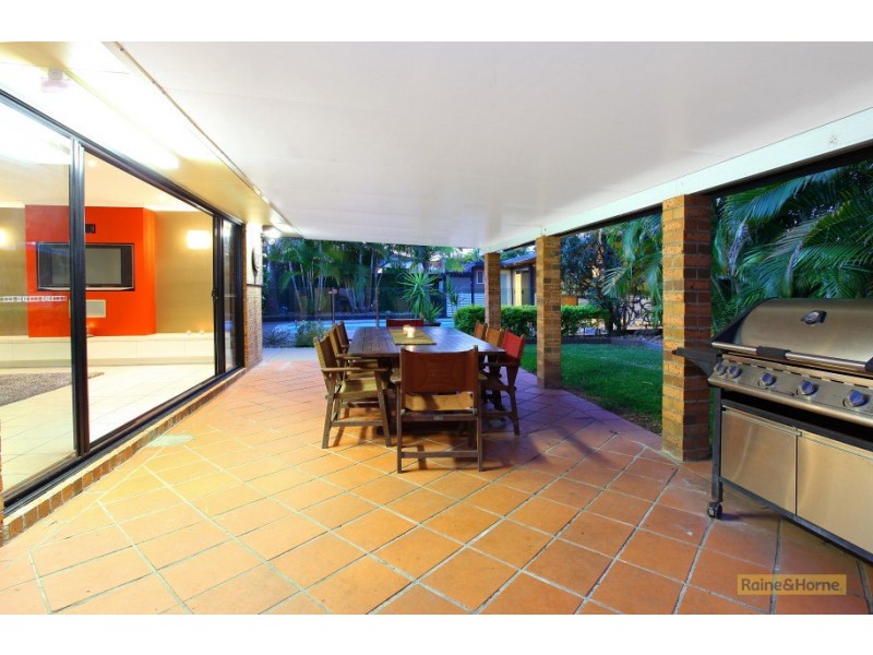 9 Horsham Place, Helensvale QLD 4212