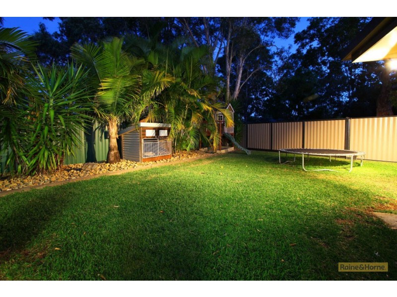 9 Horsham Place, Helensvale QLD 4212