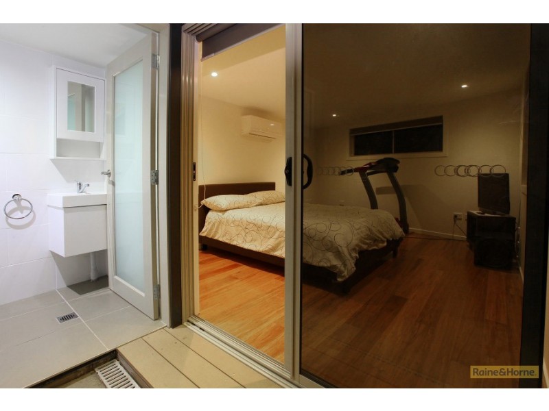 9 Horsham Place, Helensvale QLD 4212