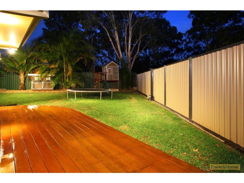 9 Horsham Place, Helensvale QLD 4212