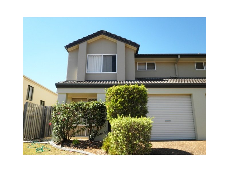 39/74 Universal Street, Pacific Pines QLD 4211