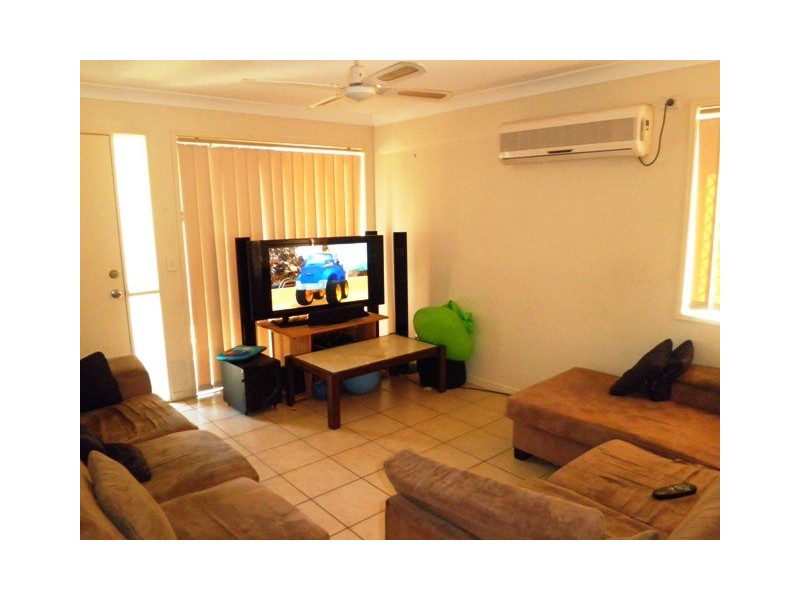 39/74 Universal Street, Pacific Pines QLD 4211