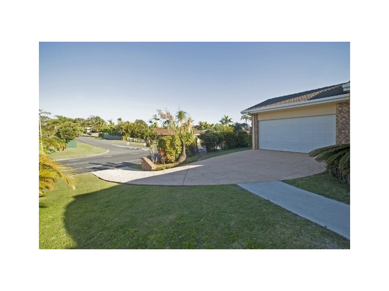 18 Allied Drive, Arundel QLD 4214