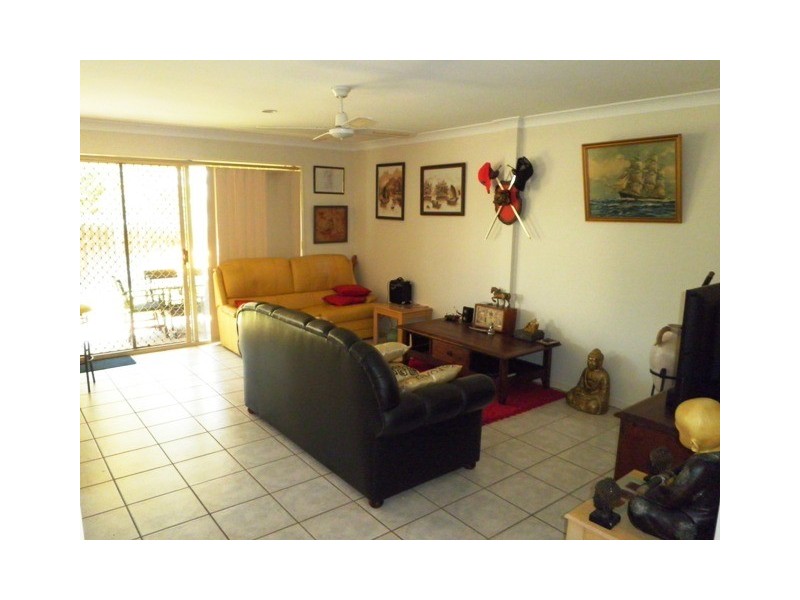 9/74 Universal Street, Pacific Pines QLD 4211