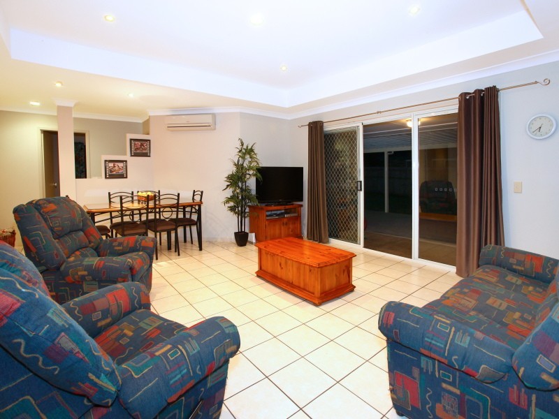 12 Rosswood Court, Helensvale QLD 4212