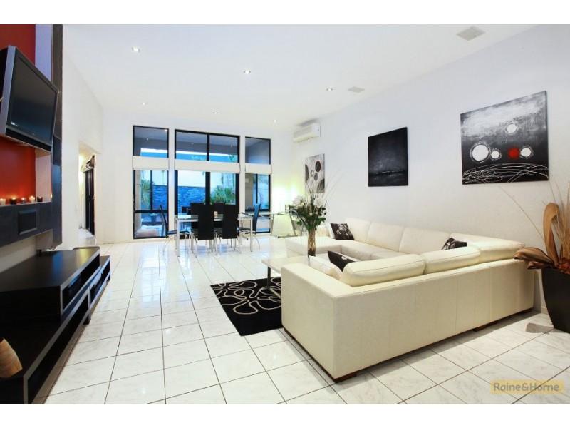 35 Oceanis Drive, Oxenford QLD 4210