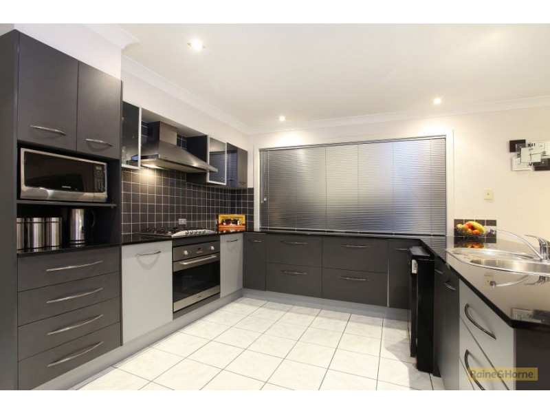 35 Oceanis Drive, Oxenford QLD 4210