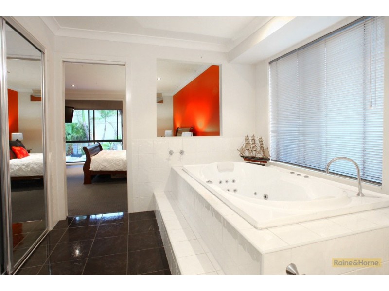 35 Oceanis Drive, Oxenford QLD 4210