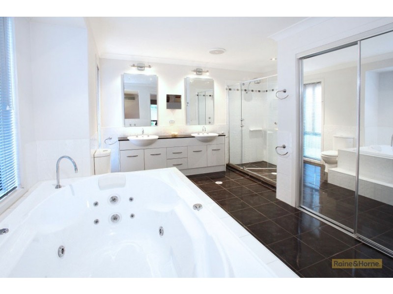 35 Oceanis Drive, Oxenford QLD 4210