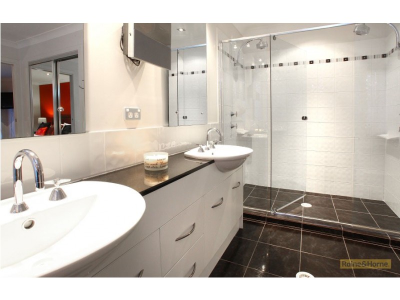 35 Oceanis Drive, Oxenford QLD 4210