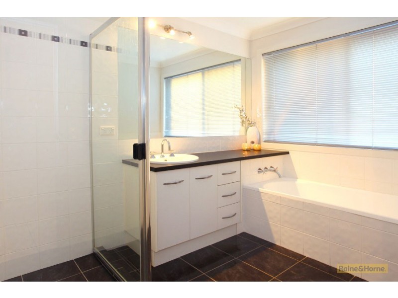 35 Oceanis Drive, Oxenford QLD 4210