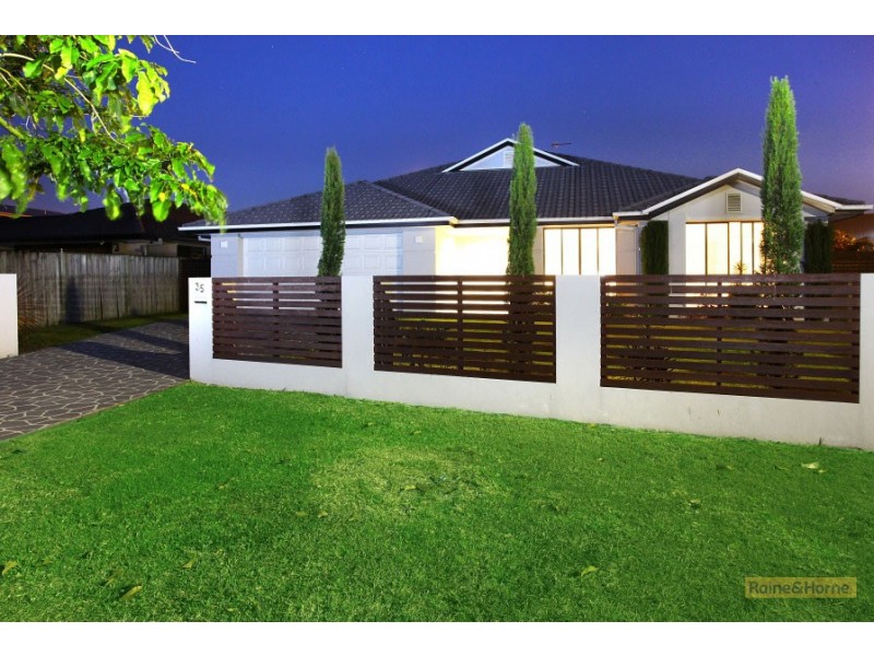 35 Oceanis Drive, Oxenford QLD 4210