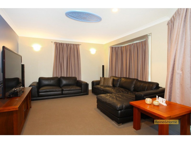 12 Erindale Court, Helensvale QLD 4212