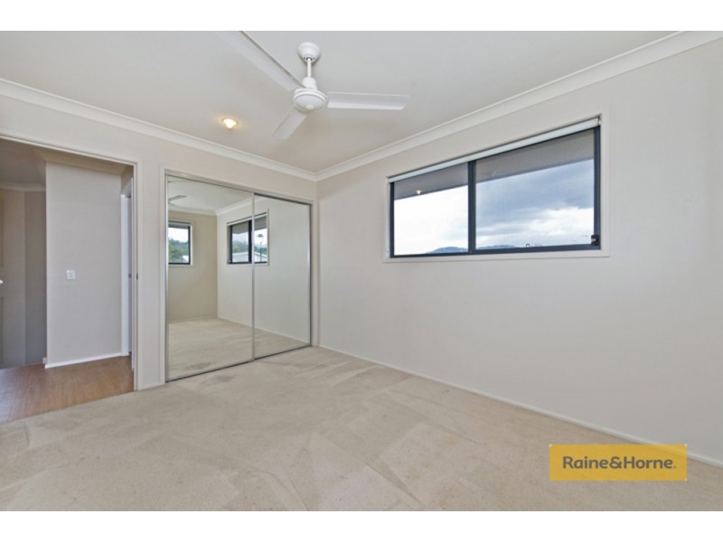 13 Vermont Street, Oxenford QLD 4210