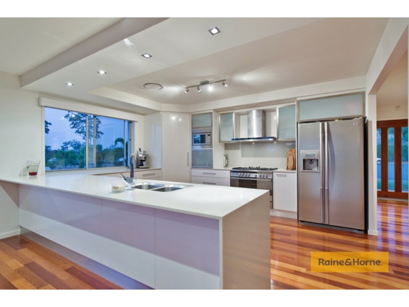 10 Berrimilla Lane, Coomera Waters QLD 4209