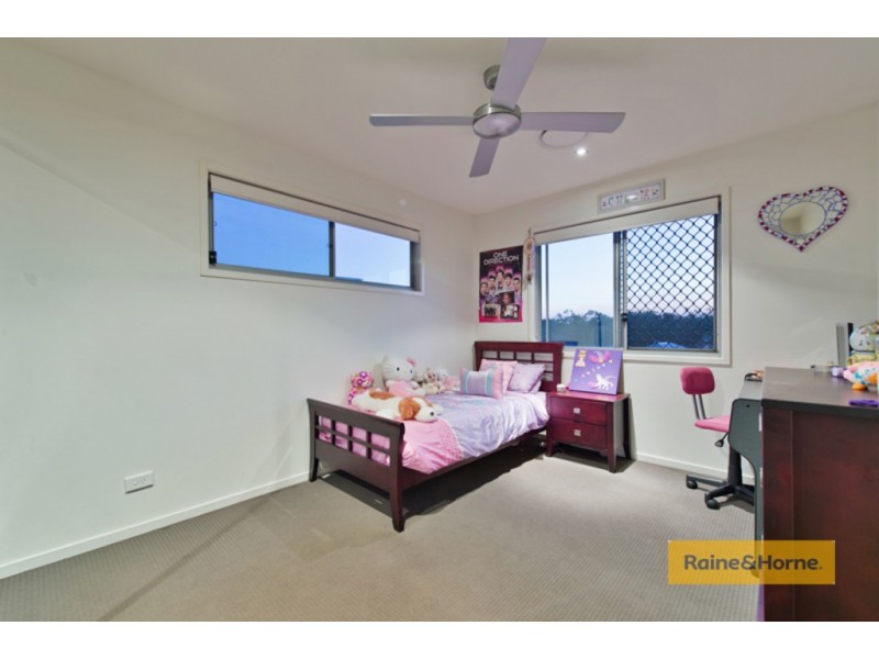 10 Berrimilla Lane, Coomera Waters QLD 4209