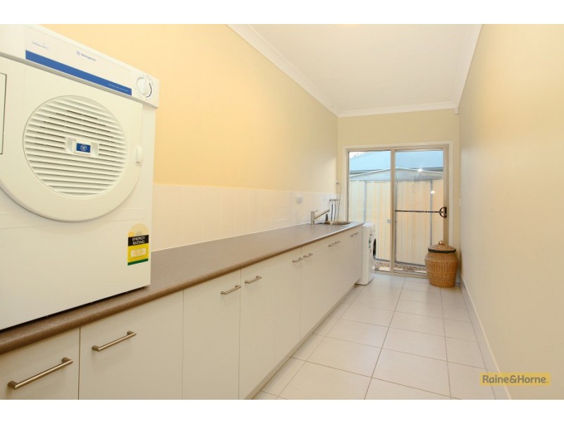 31 The Close, Helensvale QLD 4212