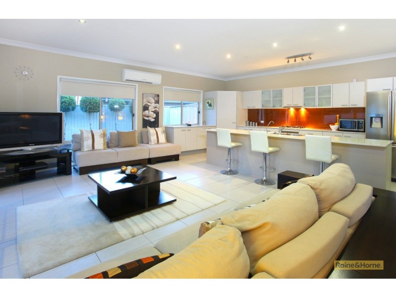 31 The Close, Helensvale QLD 4212