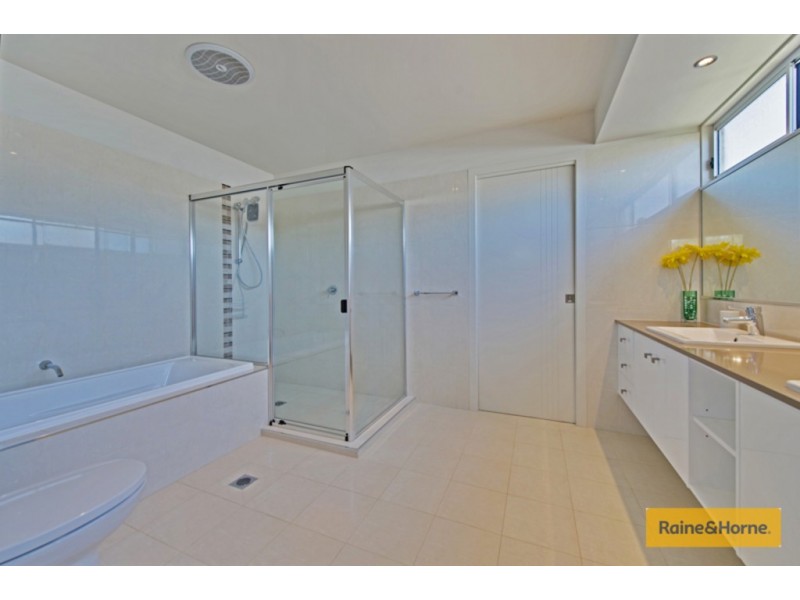 11 Katinka Circuit, Coomera Waters QLD 4209