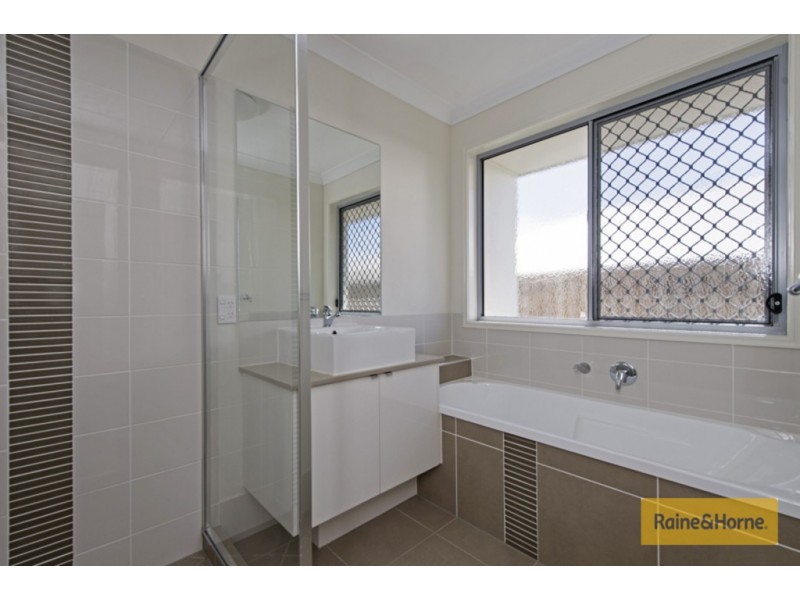 4 Severn St, Coomera QLD 4209