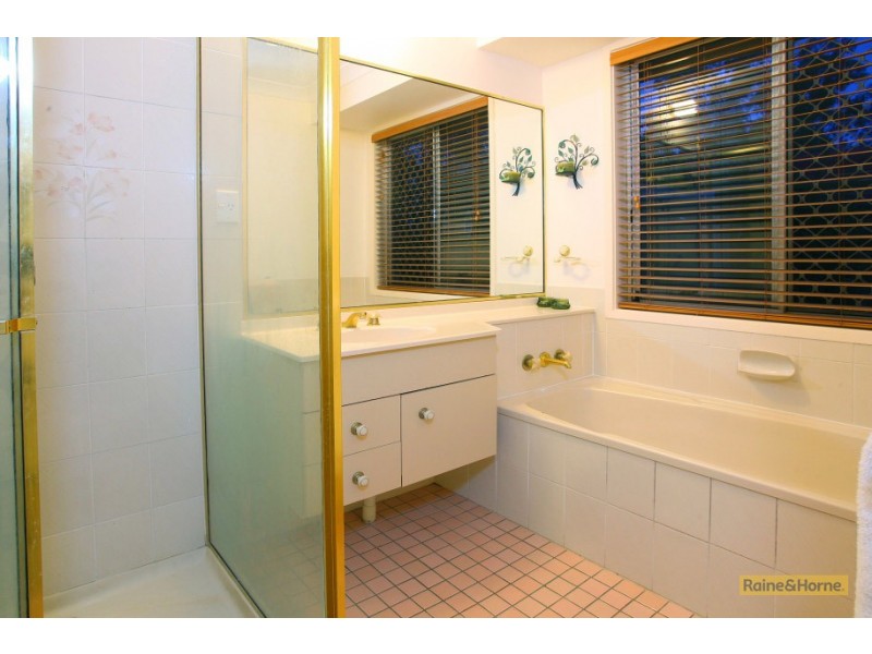 14 Boonah Court, Helensvale QLD 4212